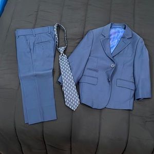 Three piece suit set for boys. Comes with suit jacket pants and tie